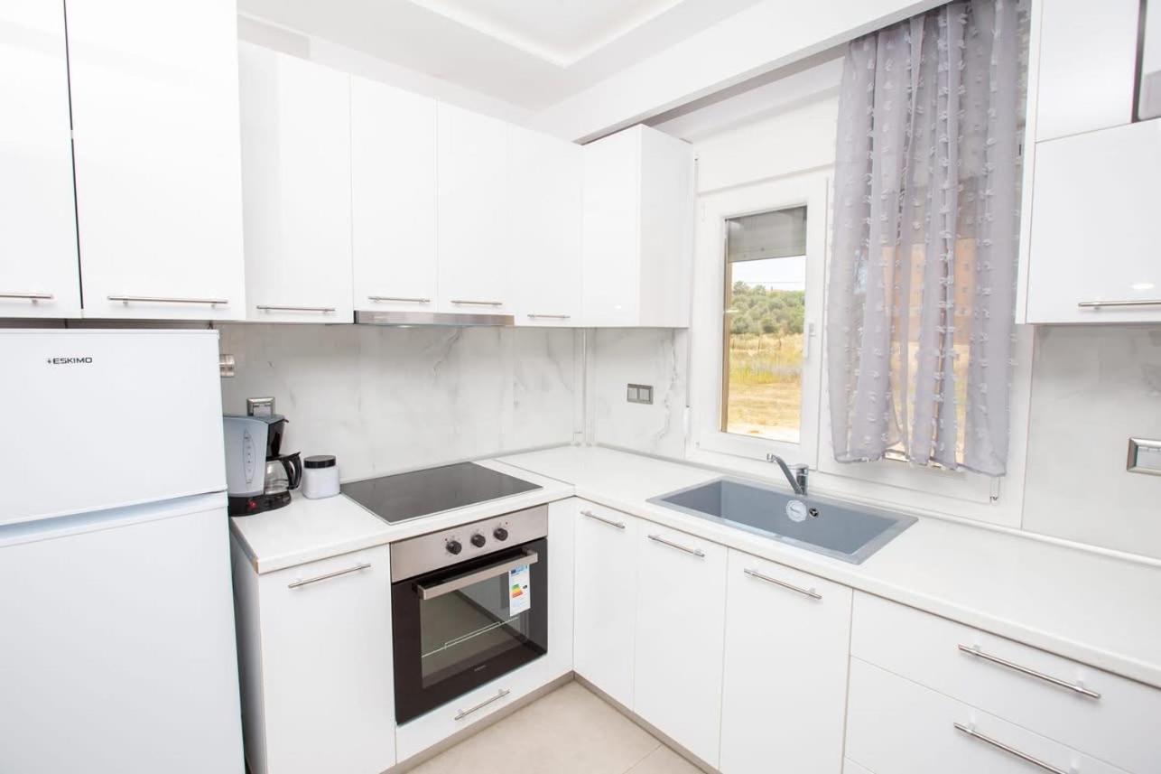 Marane Luxury Suites Nea Moudania Dış mekan fotoğraf