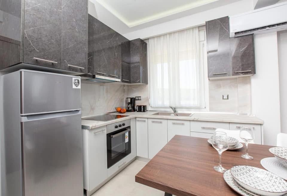 Marane Luxury Suites Nea Moudania Dış mekan fotoğraf